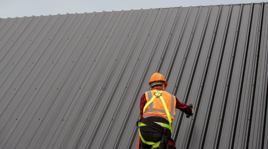 Expert Emergency Roof Repairs services in Menard, TX